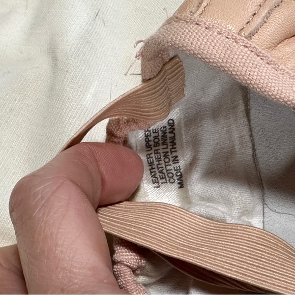 BLOCH | Cross strap pink Ballet shoe - Picture 3 of 4